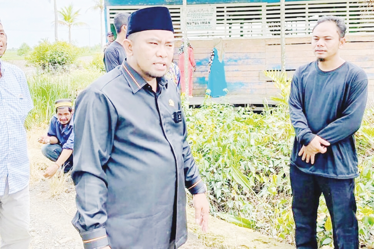 RESES: Anggota Komisi III DPRD Kabupaten Banjar M Saidi saat reses di Kecamatan Aluh-aluh.