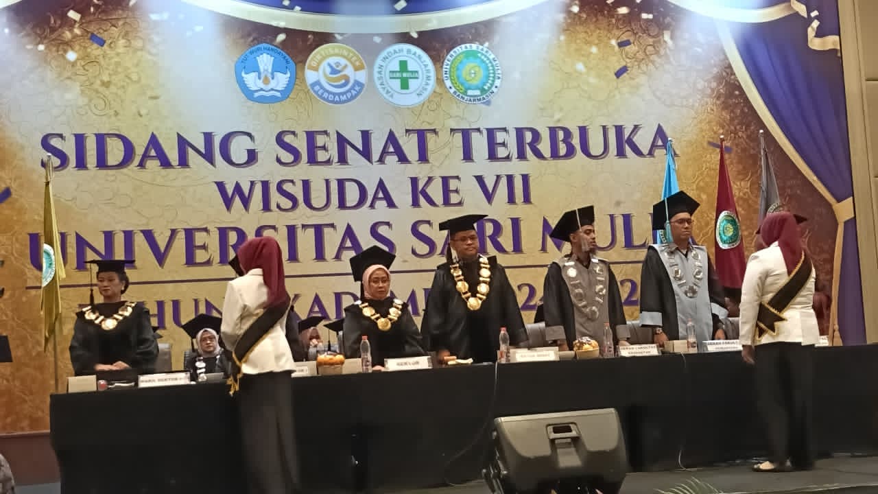 TERBAIK: Suasana wisuda UNISM Banjarmasindi FUGO Hotel Banjarmasin, Rabu (17/12/2025).