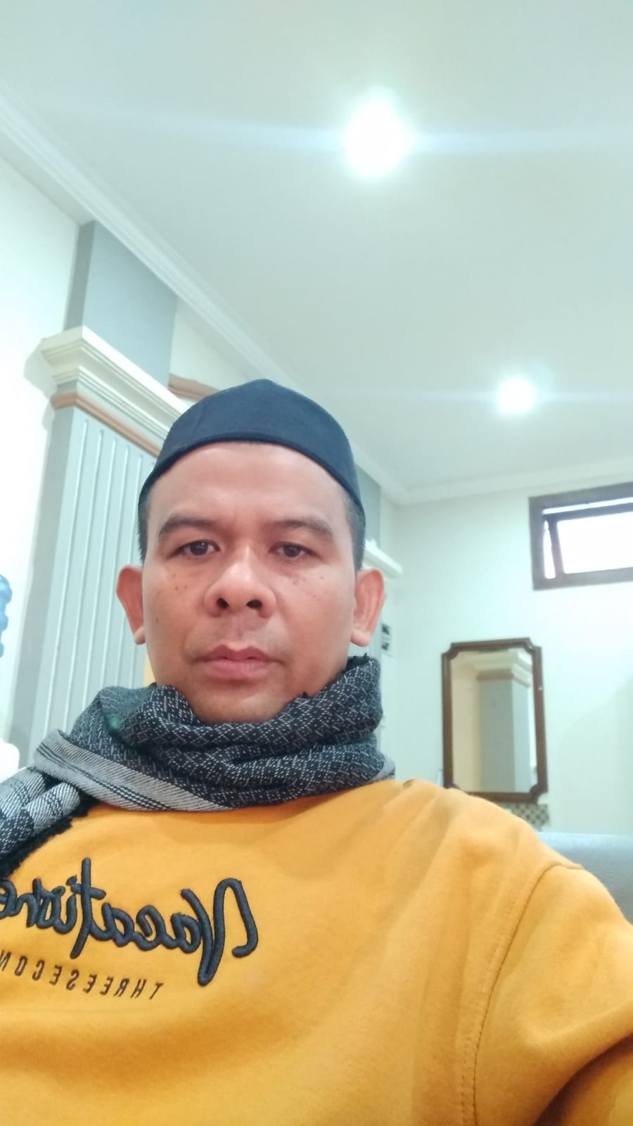 Dr. H. Hasbullah, S.Ag., M.H.I