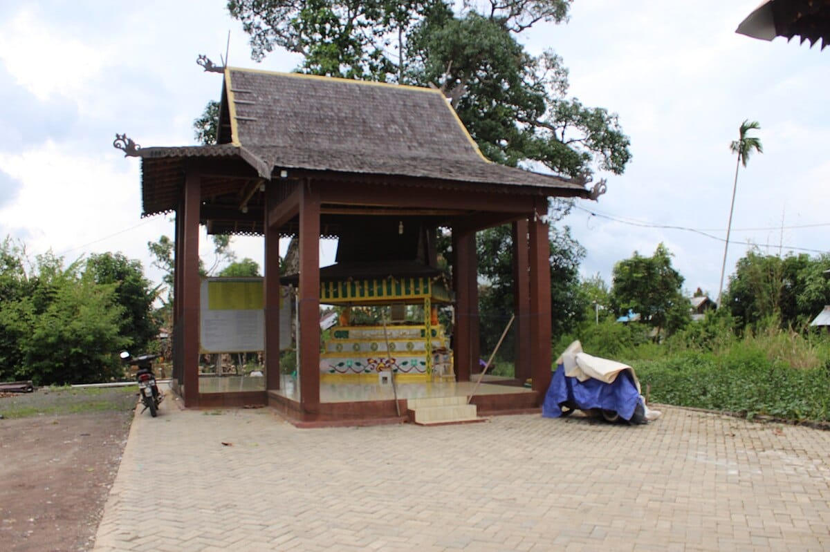 Makam  Sultan Mustain Billah, Sultan Banjar IV, penguasa berdarah Biaju