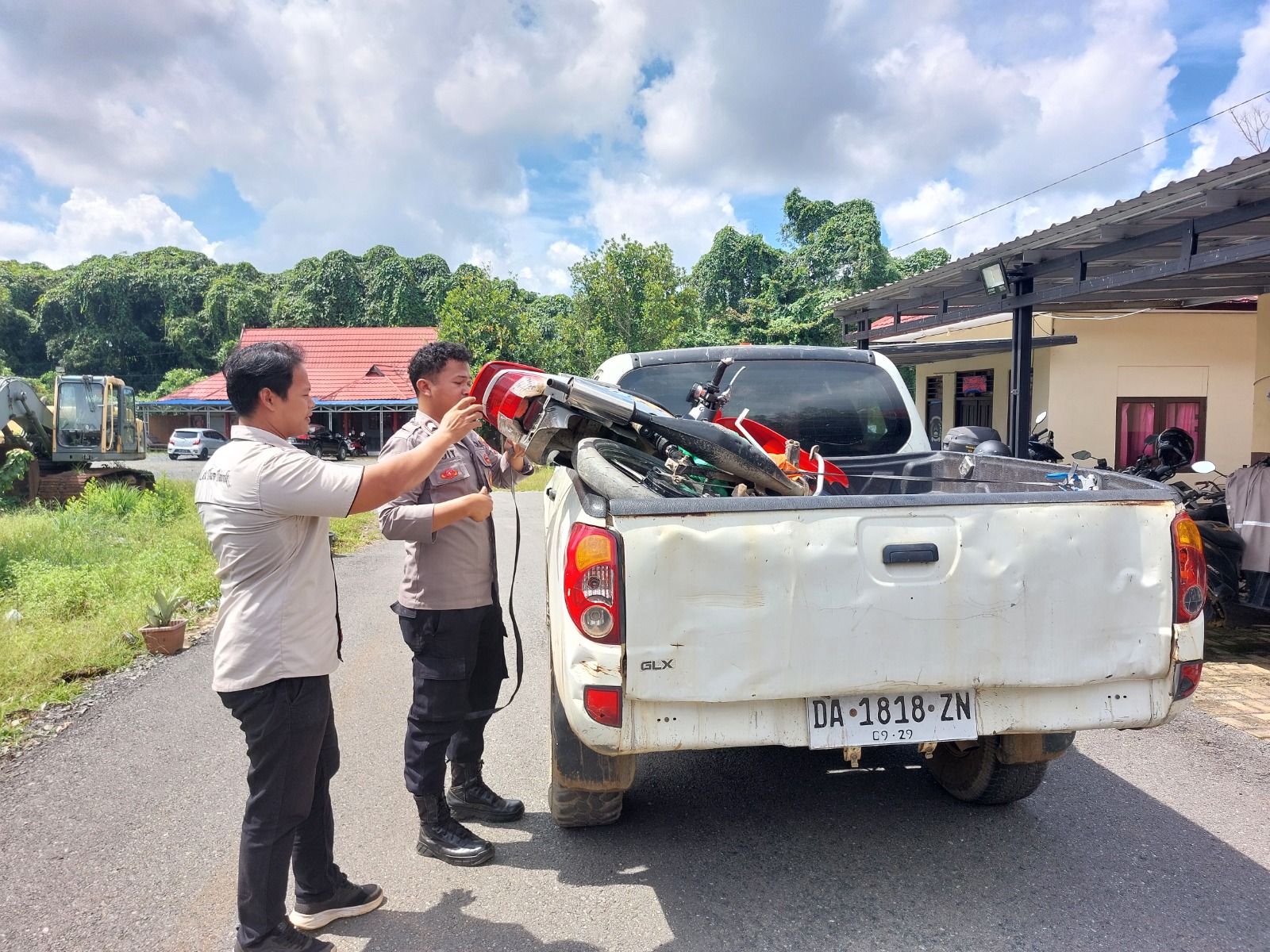 MOTOR DIAMANKAN: Salah satu barang bukti yang diamankan Polsek Pelaihari terkait perkelahian berdarah di Desa Pemalongan, Kecamatan Bajuin.