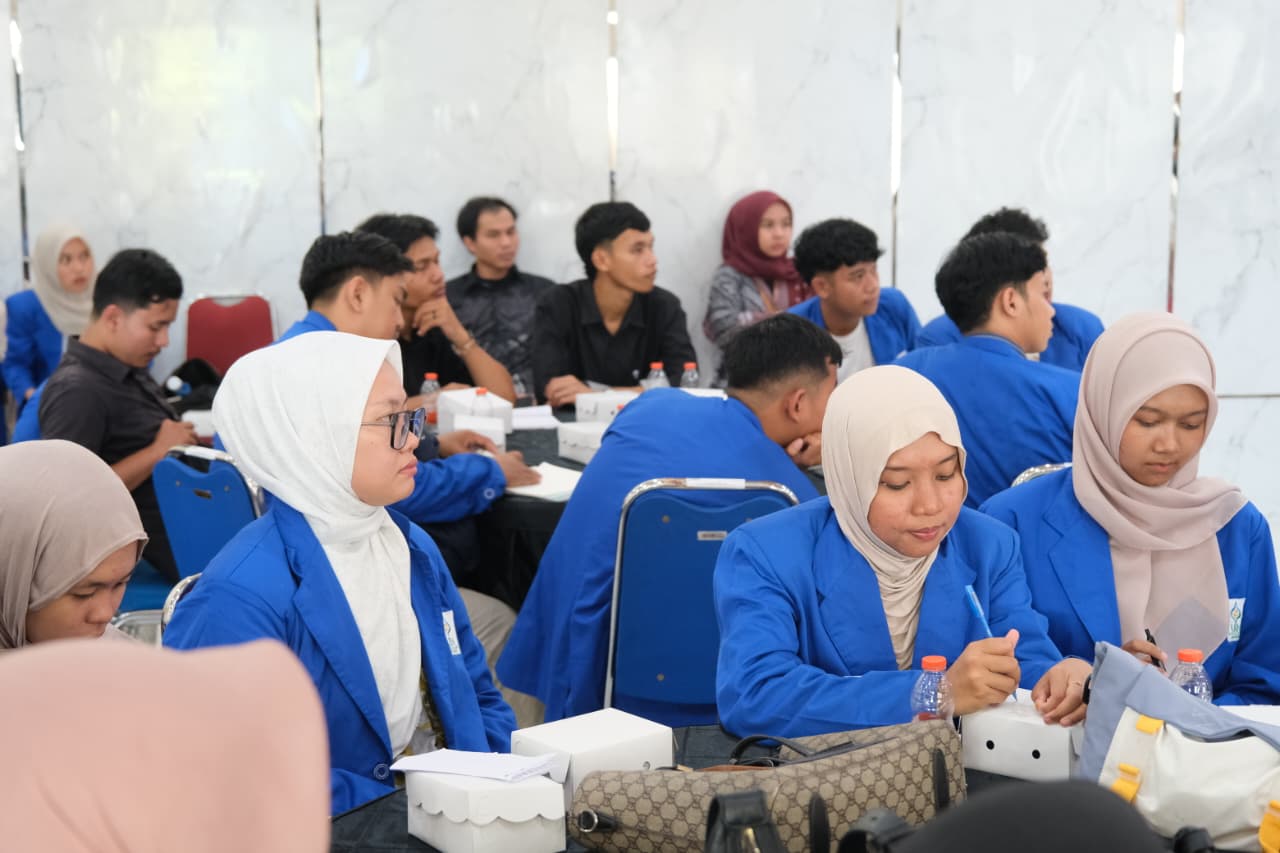 GENERASI MUDA: Mahasiswa Program Studi Komunikasi dan Penyiaran Islam (KPI) Fakultas Dakwah dan Ilmu Komunikasi UIN Antasari Banjarmasin belajar pengawasan pemilu ke Kantor Bawaslu Kalsel.