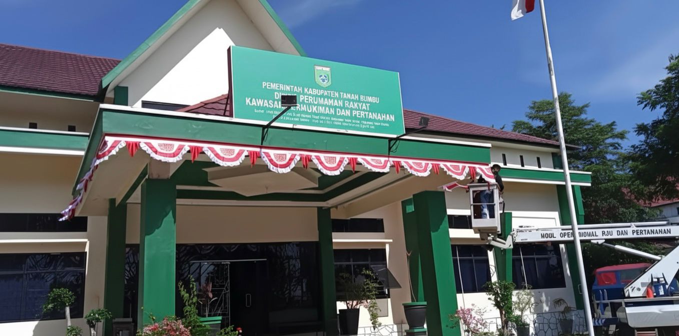 Kantor Dinas Perumahan, Kawasan Permukiman, dan Pertanahan (Disperkimtan) Tanah Bumbu di Batulicin.