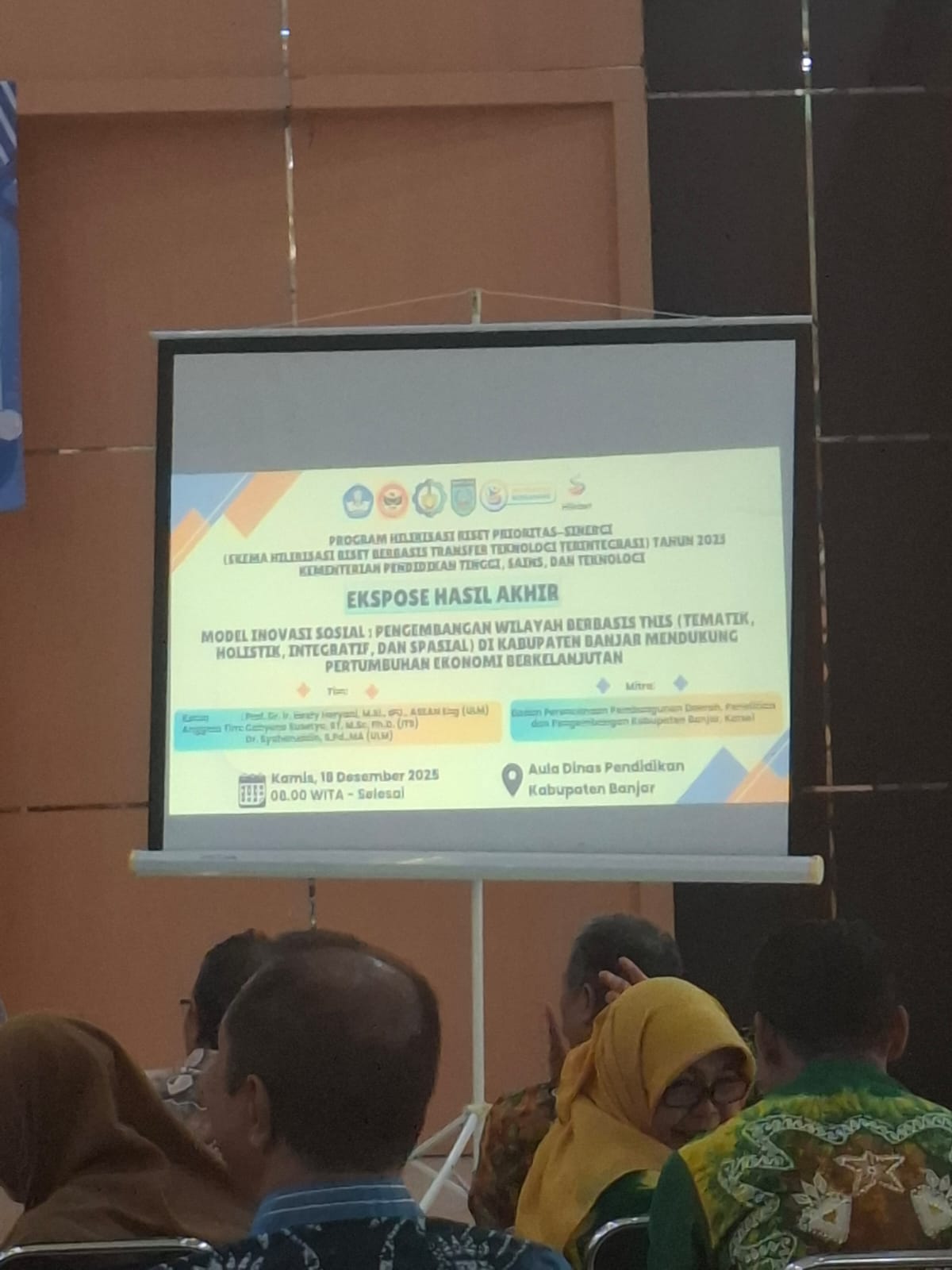 MENYIMAK: Paparan ekspose hasil penelitian Model Inovasi Sosial Berbasis THIS oleh tim ULM dan ITS.