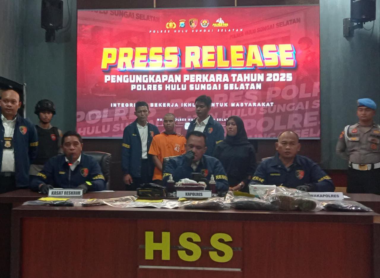 UNGKAP: IPTU Felly Manurung ungkap kronologi pembunuhan di Dusun Bangkaun Loksado.