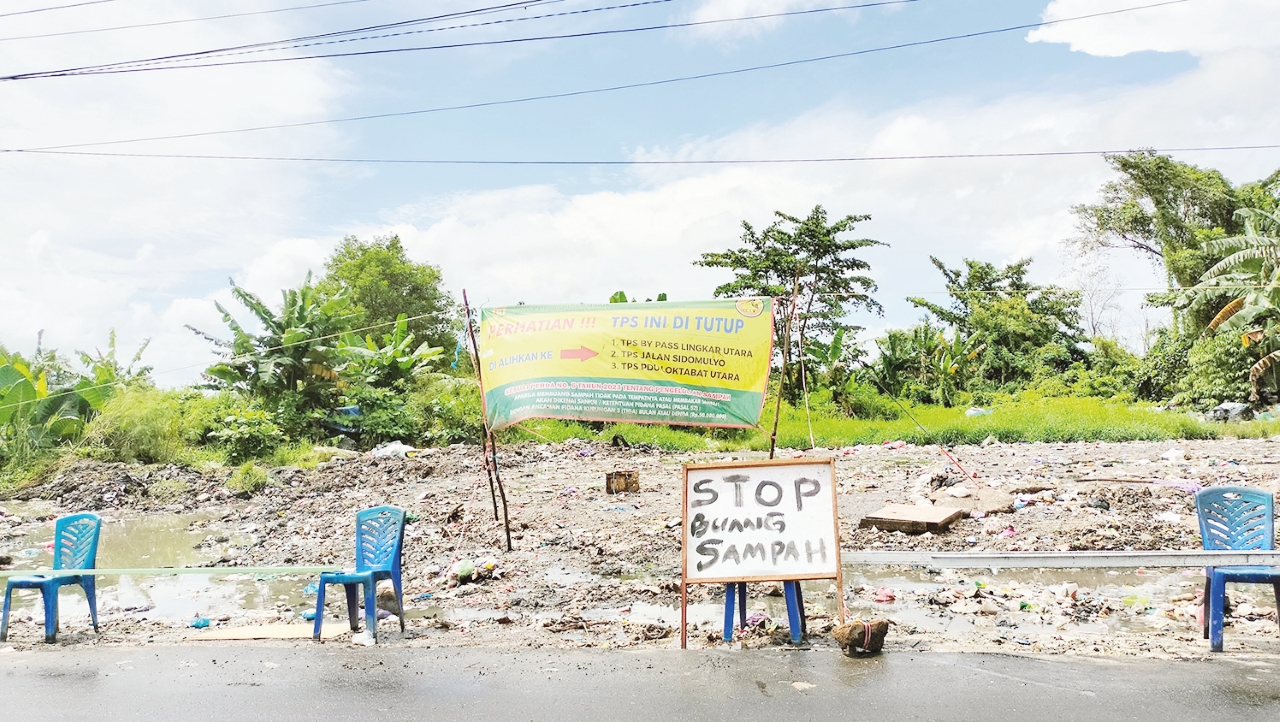 DITUTUP: TPS Golf ditutup oleh DLH Banjarbaru, warga diminta membuang sampah ke lokasi lain.
