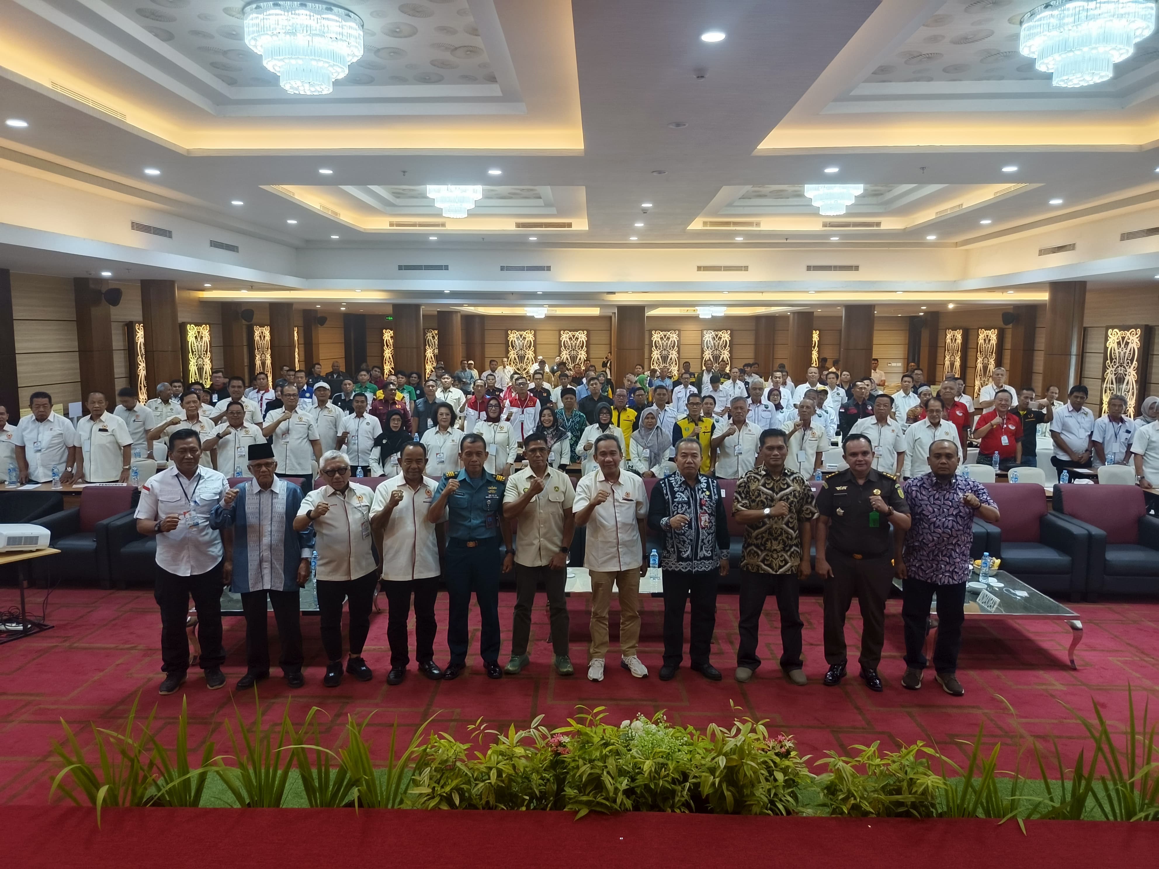 Sekda Kalsel Muhammad Syarifuddin membuka Rakerprov KONI Kalsel 2025 di Kindai Hotel Banjarmasin, Senin (22/12/2025). (M Idris Jian Sidik)