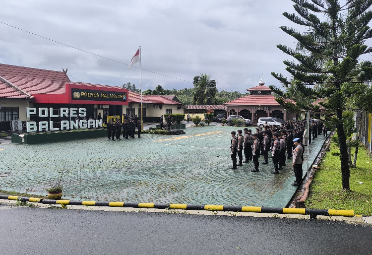Polres Balangan menyiapkan rest area di halaman mapolres di Jalan Ahmad Yani untuk melayani jemaah 5 Rajab Sekumpul yang melintasi Paringin menuju Martapura.