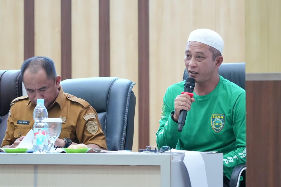 MENGUMUMKAN: Perwakilan Relawan Tapin menerangkan bahwa sudah ada 68 posko singgah untuk melayani jemaah momen 5 Rajab di Sekumpul, Martapura.