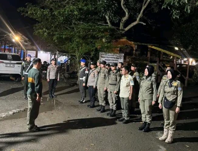 Patroli gabungan untuk mengamankan wilayah hukum HSS di momen Nataru dan 5 Rajab.