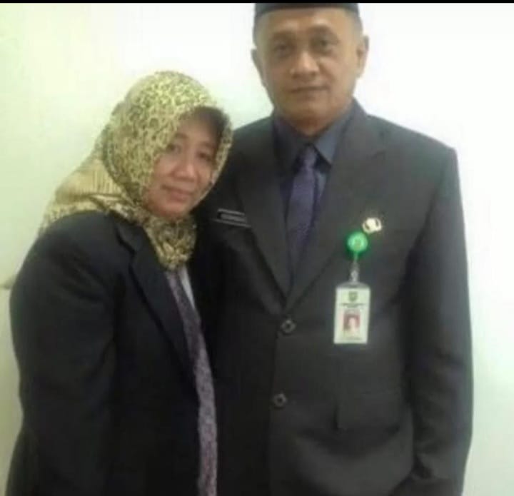 Mantan Sekda Kabupaten Balangan, Ruskariadi dan istri, Aspiani