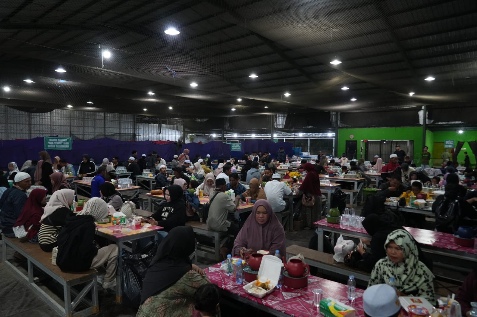 POSKO FAVORIT: Posko singgah di Sungkai Baru KM 80 yang berada di wilayah Kabupaten Banjar berbatasan langsung dengan Kabupaten Tapin jadi favorit jemaah untuk mampir.