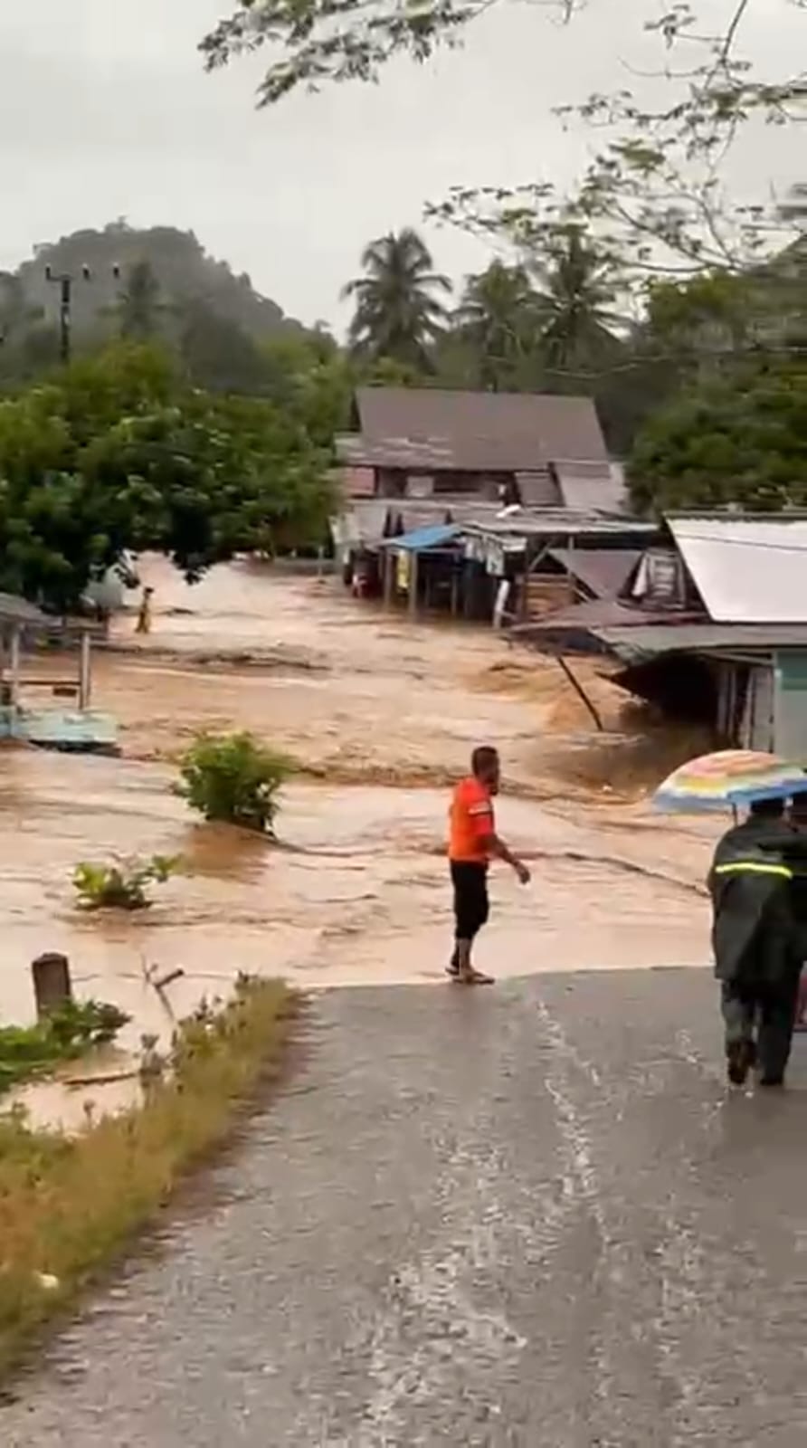BANJIR BANDANG: Kondisi Objek Wisata Maranting yang diterjang banjir bandang