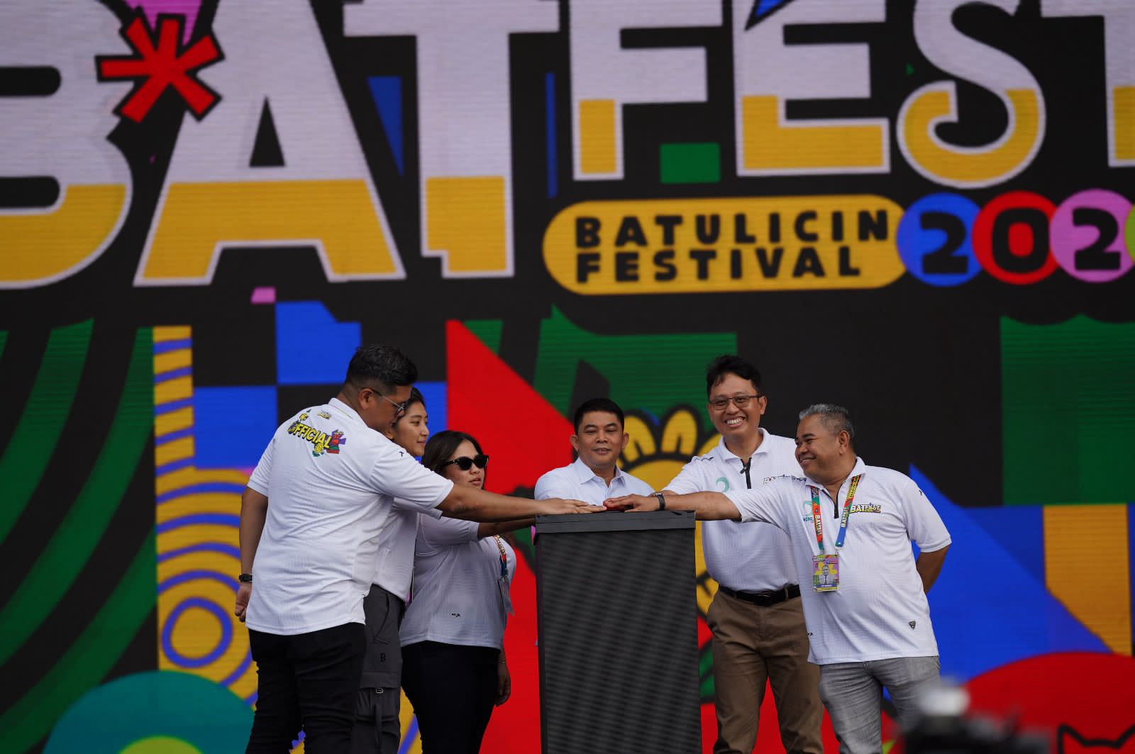 RESMI DIBUKA:Penekanan sirine menandai secara resmi Batfest 2025 dibuka, Sabtu (27/12/2025) sore.