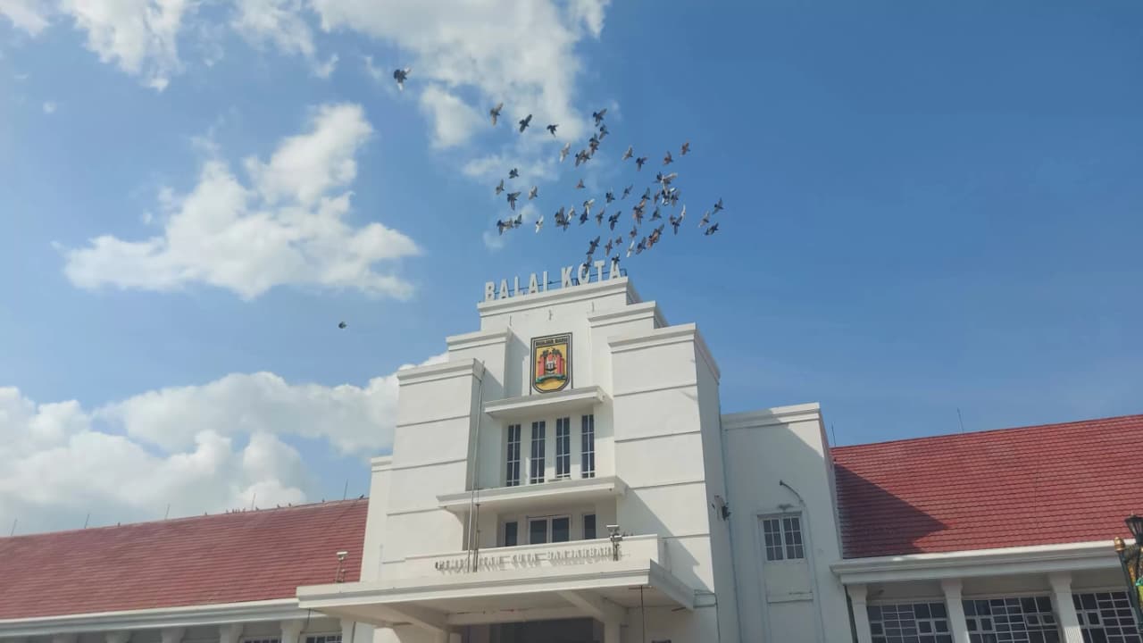BALAI KOTA : Pemko Banjarbaru membuat kebijakan khusus dalam penetapan Upah Minimum Kota.