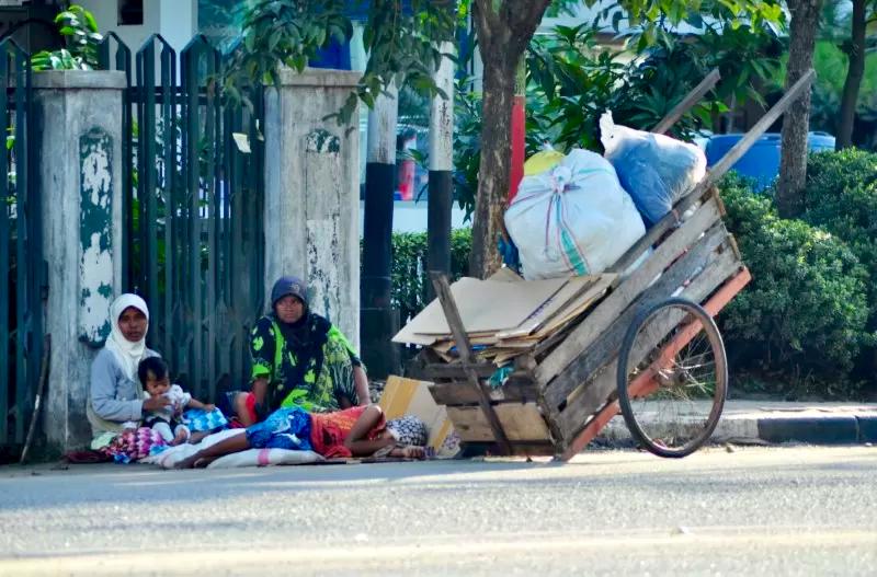 Meski jumlah pelanggaran ketertiban umum sepanjang 2025 menurun, persoalan anjal dan gepeng tetap menjadi pekerjaan rumah yang memerlukan penanganan lintas instansi.(Foto : Dok Radar Banjarmasin)
