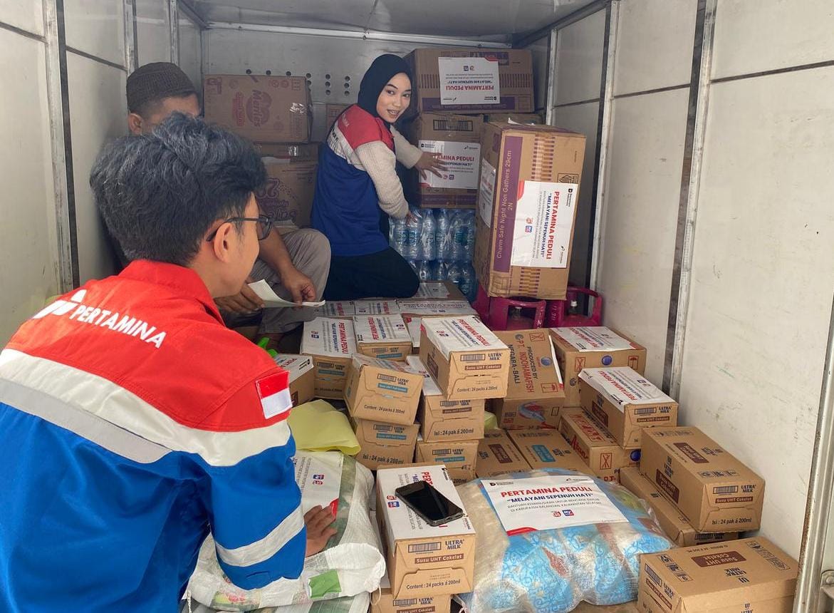 PEDULI:Bantuan untuk para korban banjir di Balangan dari Pertamina Patra Niaga.