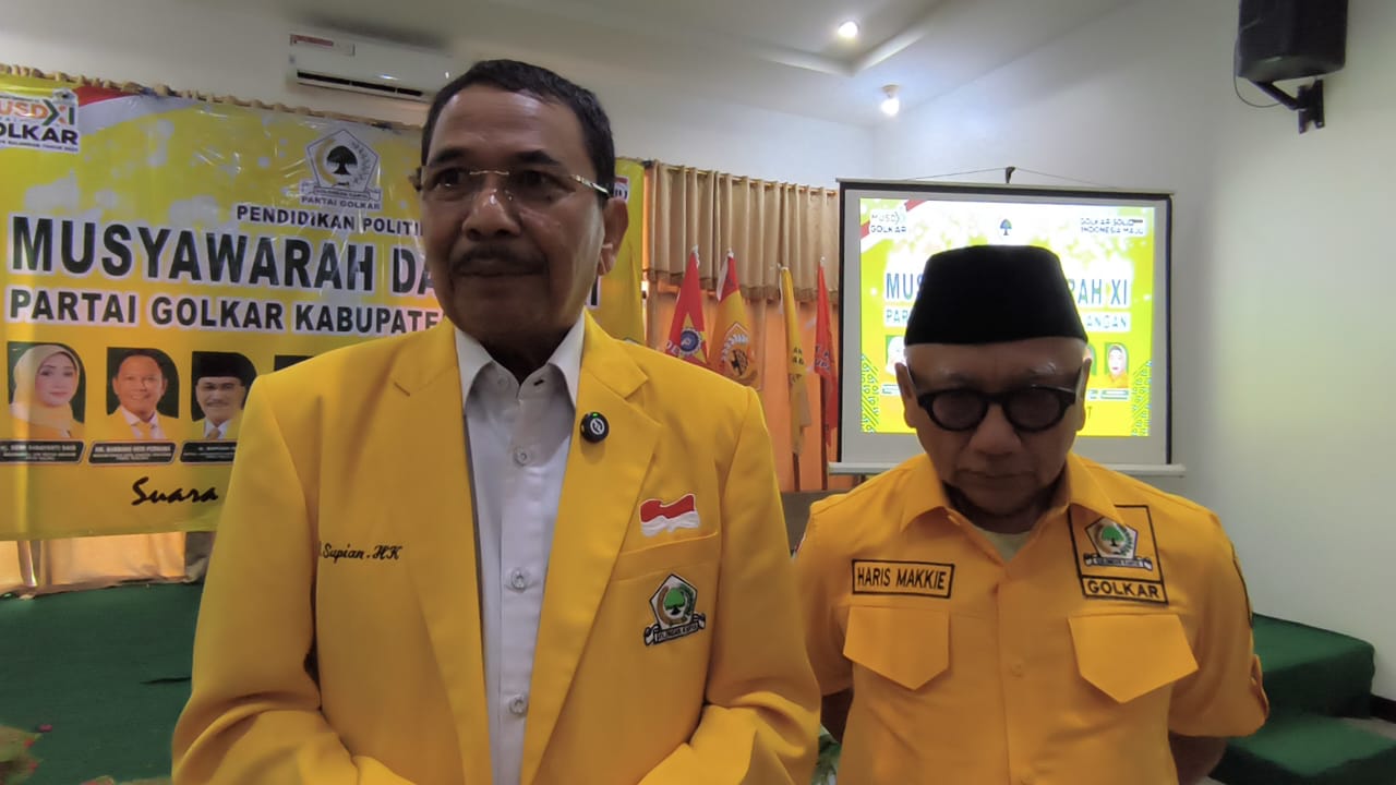 TERPILIH: H Abdul Haris Makkie (kanan) ditetapkan sebagai Ketua DPD Golkar Balangan dalam Musda Golkar Balangan di Paringin, Sabtu (3/1/2026).