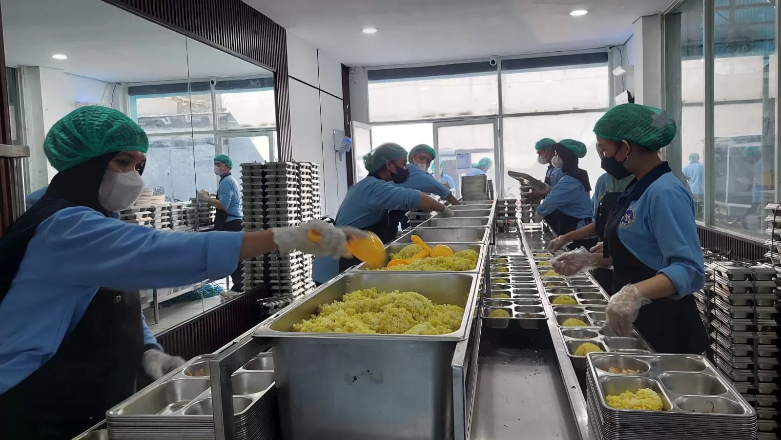 DAPUR MBG: Badan Gizi Nasional (BGN) memastikan belasan ribu Satuan Pelayanan Pemenuhan Gizi (SPPG) siap beroperasi serentak di seluruh Indonesia mulai 8 Januari.