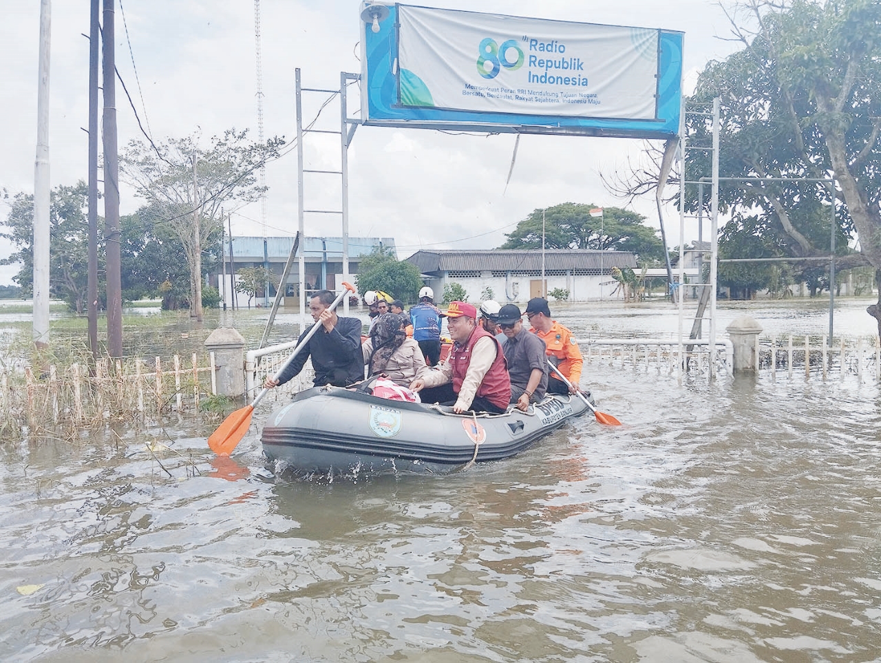 BELUM SURUT: Banjir di Kabupaten Banjar belum menunjukkan tanda-tanda surut. Pemkab Banjar memutuskan untuk memperpanjang status tanggap darurat.