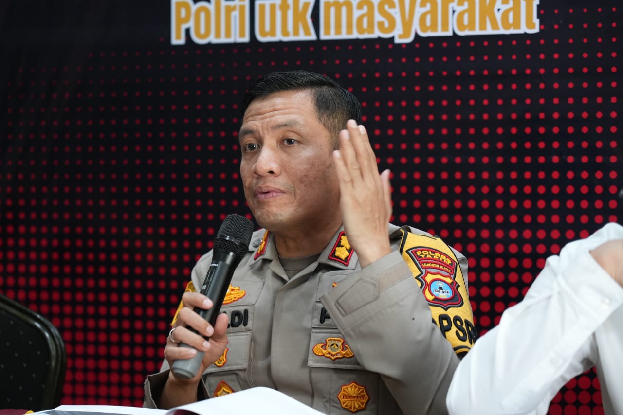 BERI PENJELASAN: Kapolres Tapin AKBP Weldi Rozika menyampaikan data tangkapan narkoba selama dua tahun terakhir.