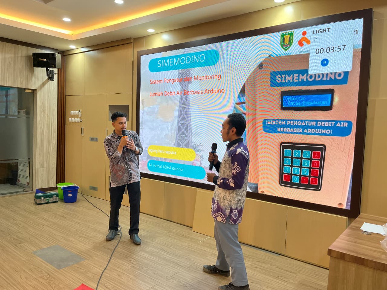 PRESENTASI: Inovasi SIMEMODINO oleh tim LC21 pada tahapan penilaian Tabalong Innovation Award 2025.