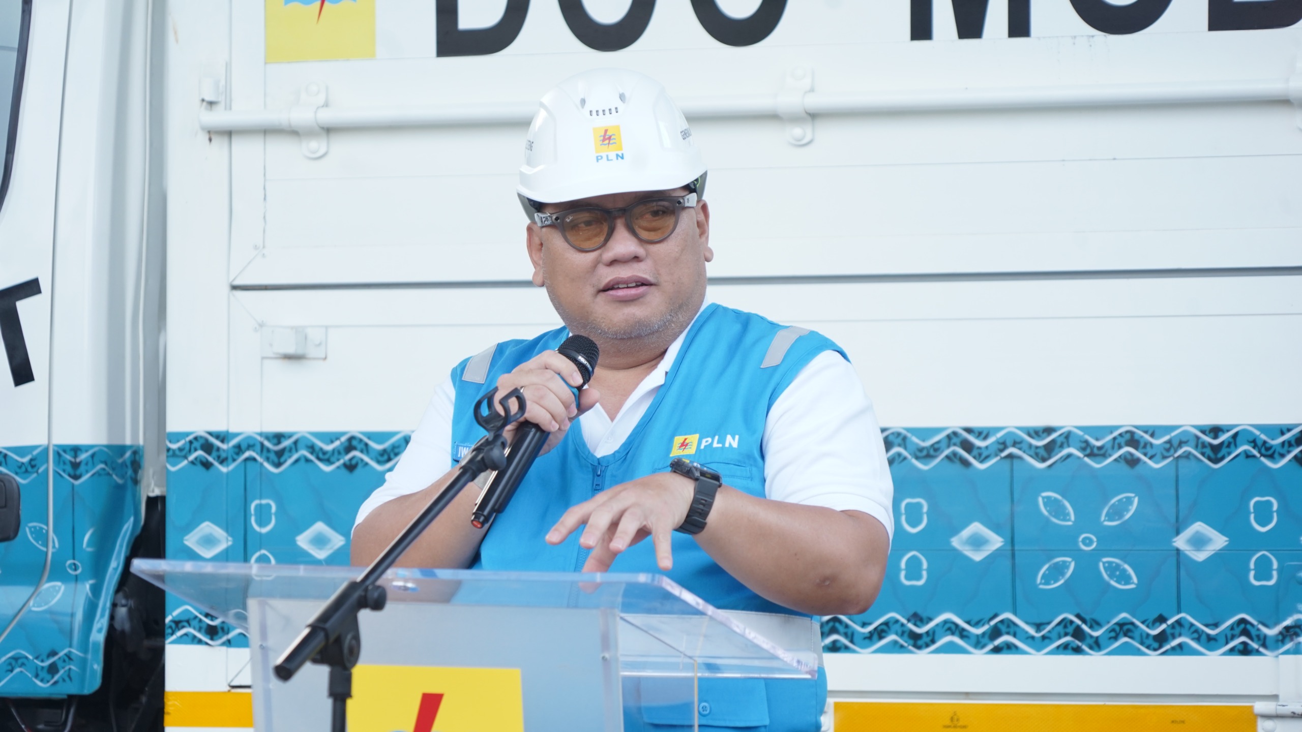 PERSIAPAN:GM PLN UID Kalselteng, Iwan Soelistijono memimpin Apel Siaga Kelistrikan Momen 5 Rajab di Sekumpul, Martapura.