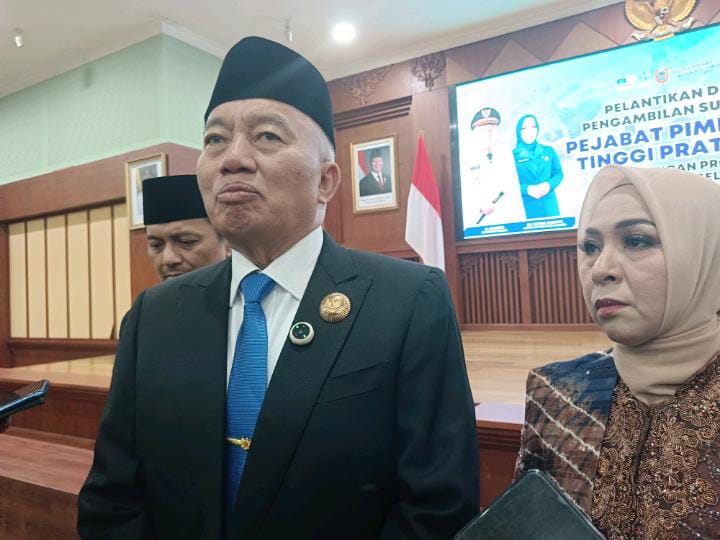 Gubernur Kalsel, Muhidin saat memberikan keterangan mengenai rencana kedatangan Presiden dan Wakil Presiden ke Kalsel.