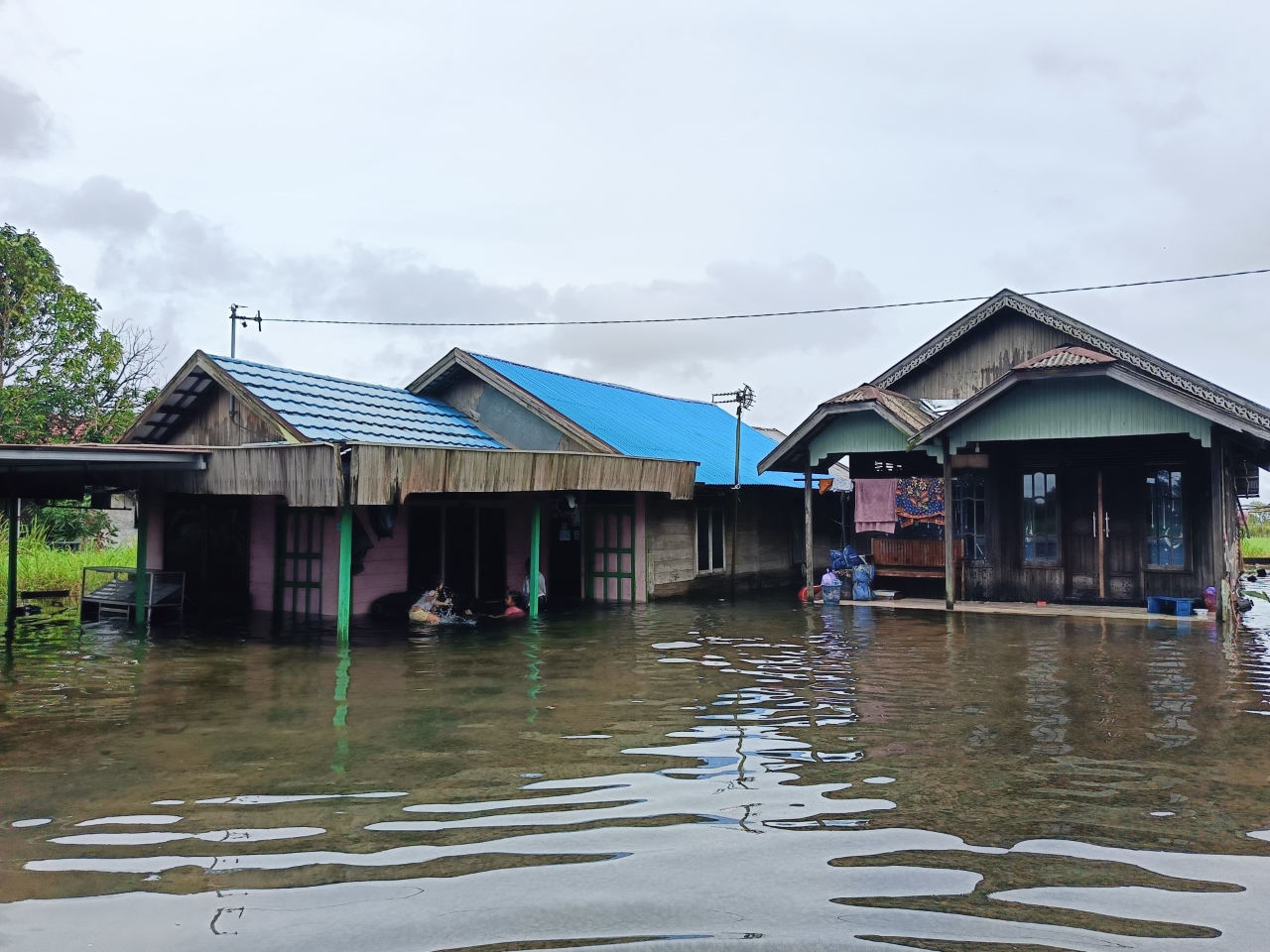 BANJIR: Kondisi banjir di Pengayuan, Kelurahan Landasan Ulin Selatan, Kecamatan Liang Anggang.