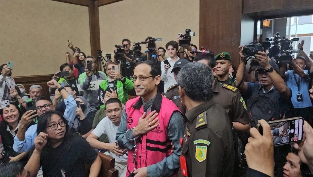 TERDAKWA: Eks Mendikbudristek Nadiem Anwar Makarim menjalani sidang dakwaan di Pengadilan Tipikor Jakarta, Senin (5/1).