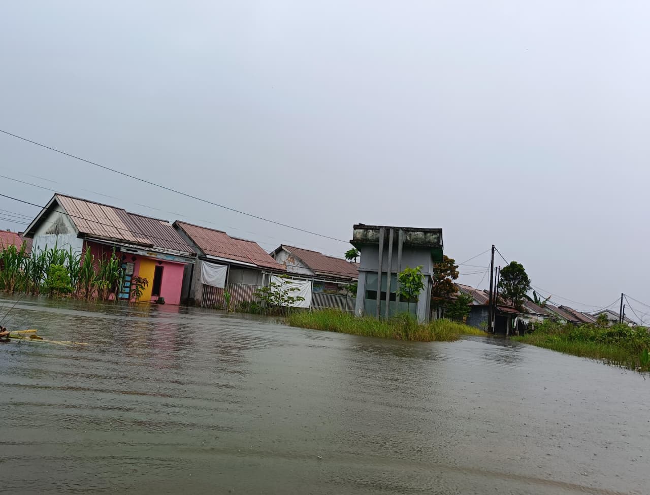 AIR NAIK LAGI: Perumahan Terrace Pelangi Kelurahan Landasan Ulin Timur, Banjarbaru terendam banjir.