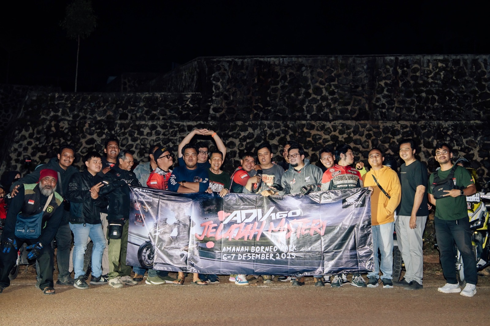 KOMUNITAS : Para anggota komunitas Honda saat touring dan Camping