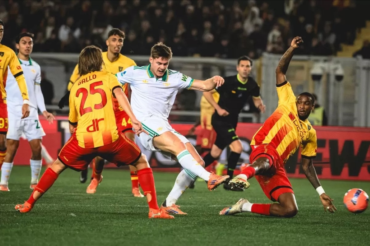 TUMBANG: Lecce ditumbangkan AS Roma 2-0 di kandang sendiri, Rabu (7/1).