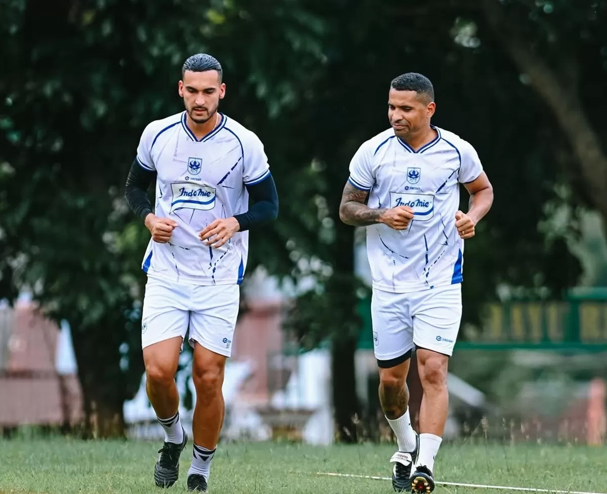 PEMAIN BARU: Aldair Simanca (kiri) dan Alberto Goncalves (kanan) jadi pemain baru PSIS Semarang untuk Putaran Kedua Championship 2025/2026