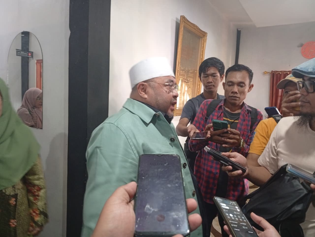 PERINGATKAN: Habib Aboe Bakar Alhabsyi menanggapi darurat narkoba di HSS.