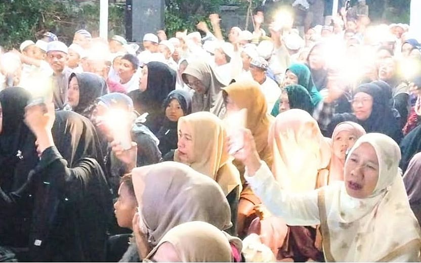 Khidmat: peserta fokus mengikuti cempaka bershalawat (MC Banjarbaru untuk Radar Banjarmasin)