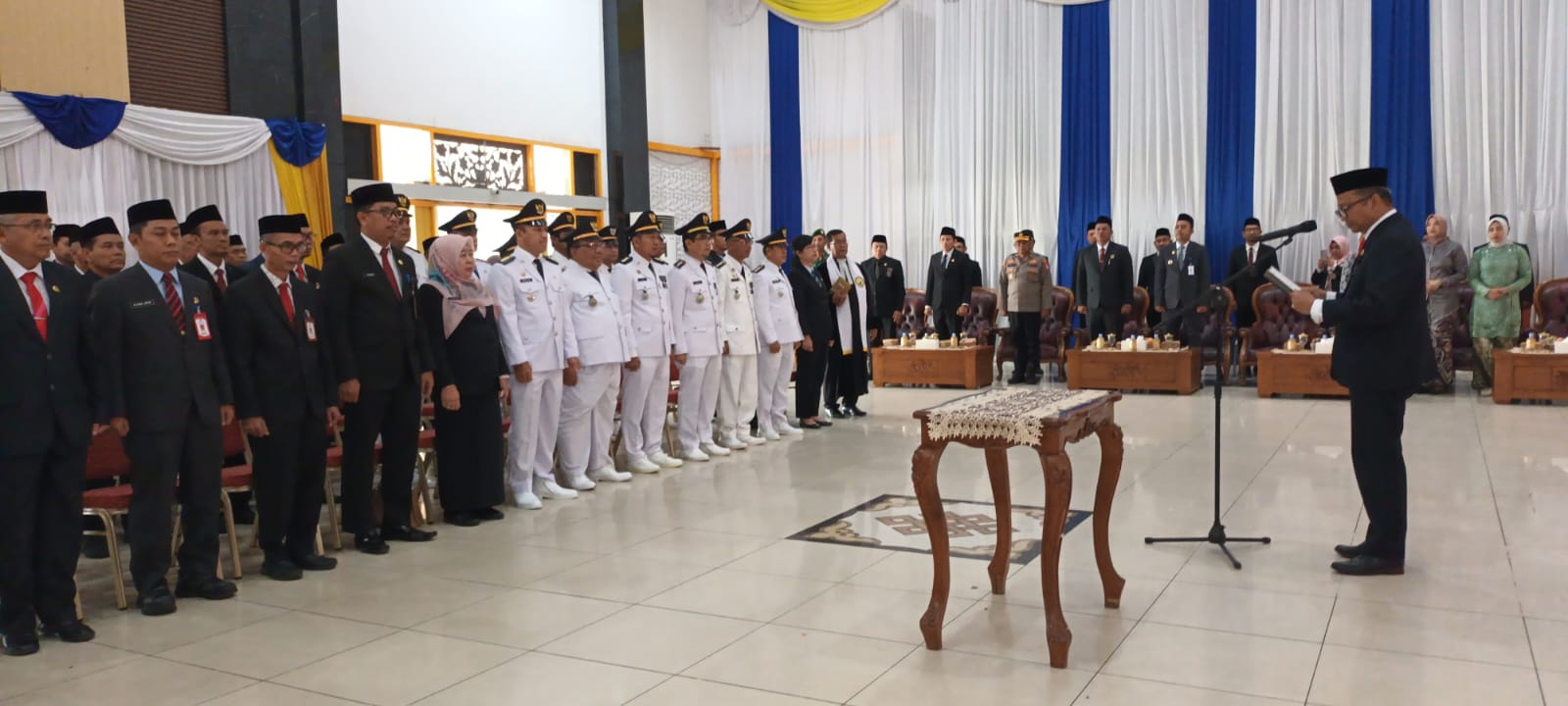 PELANTIKAN: Bupati Tabalong Muhammad Noor Rifani melantik sembilan kepala SKPD baru.