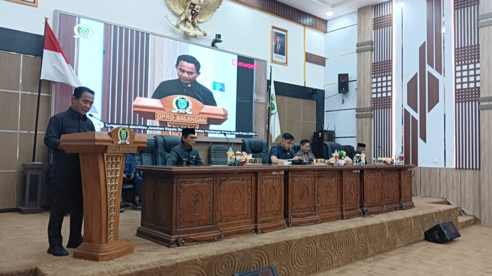 RAPAT PARIPURNA: DPRD Kabupaten Balangan menetapkan panitia khusus pembahasan berbagai raperda yang masuk Program Pembentukan Peraturan Daerah Tahun 2026.