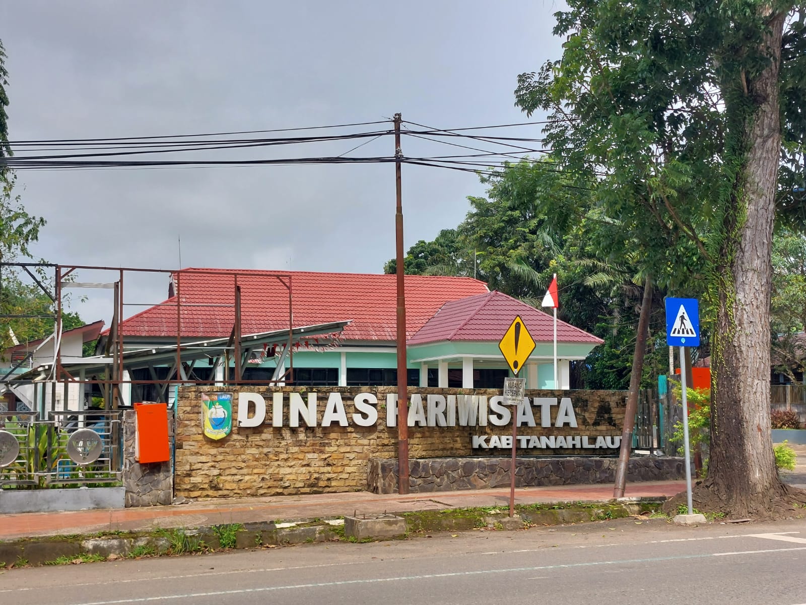 DALAM PENYELIDIKAN: Kantor Dispar Tanah Laut (Tala) di Jalan Datu Insad, Pelaihari.