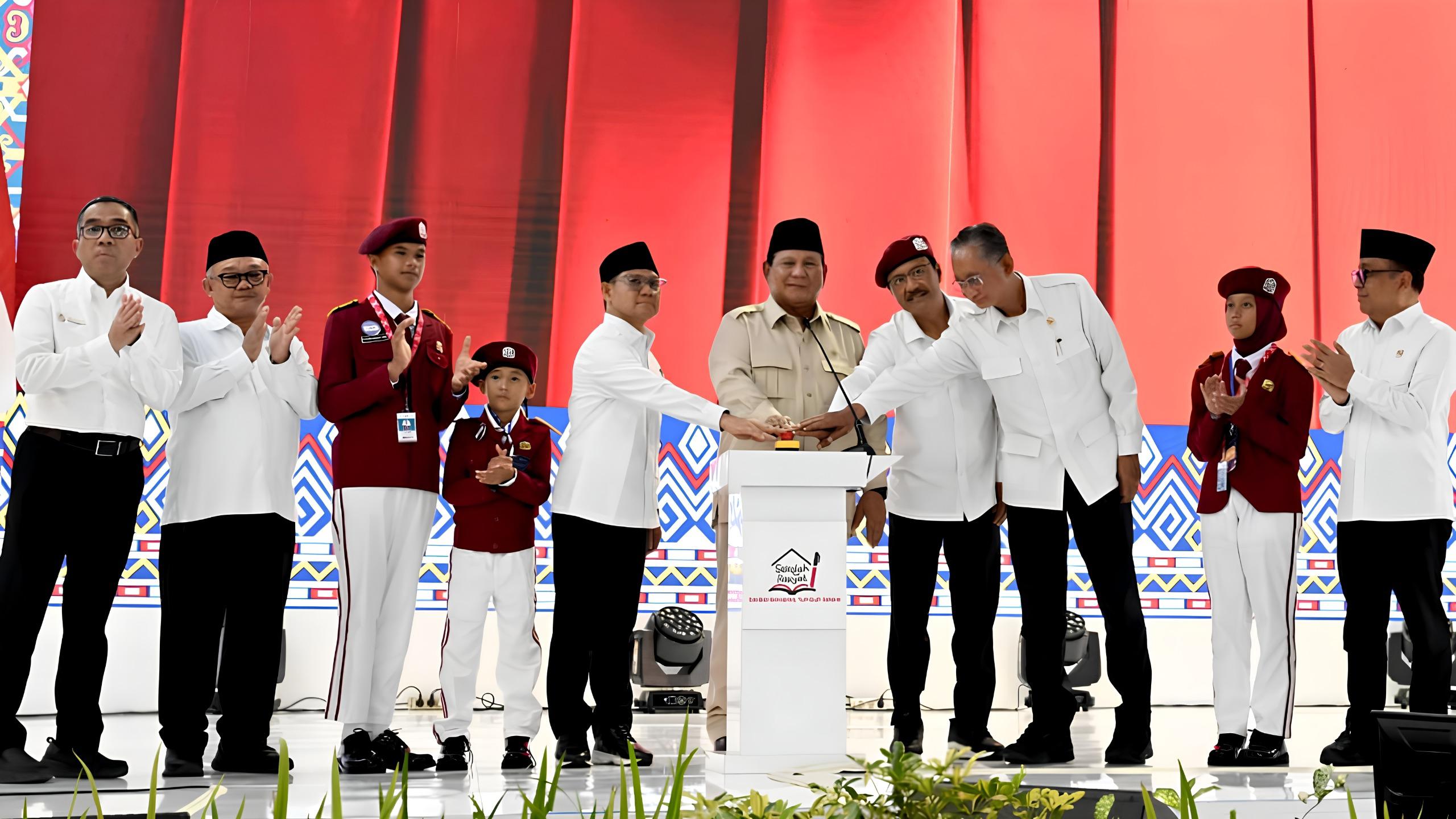Peresmian 166 Sekolah Rakyat oleh Presiden Republik Indonesia Prabowo Subianto yang dilaksanakan secara nasional, dari Kota Banjarbaru, Senin (12/1). (Foto: www.presidenri.go.id)