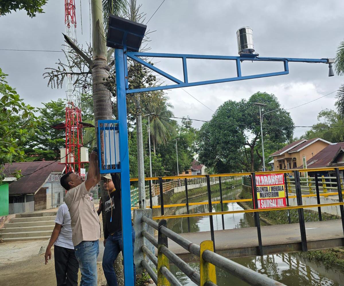 TERPASANG: Dinas PUPR Banjarbaru menerapkan sistem telemetri berbasis digital untuk memantau ketinggian air. (Deny untuk Radar Banjarmasin)
