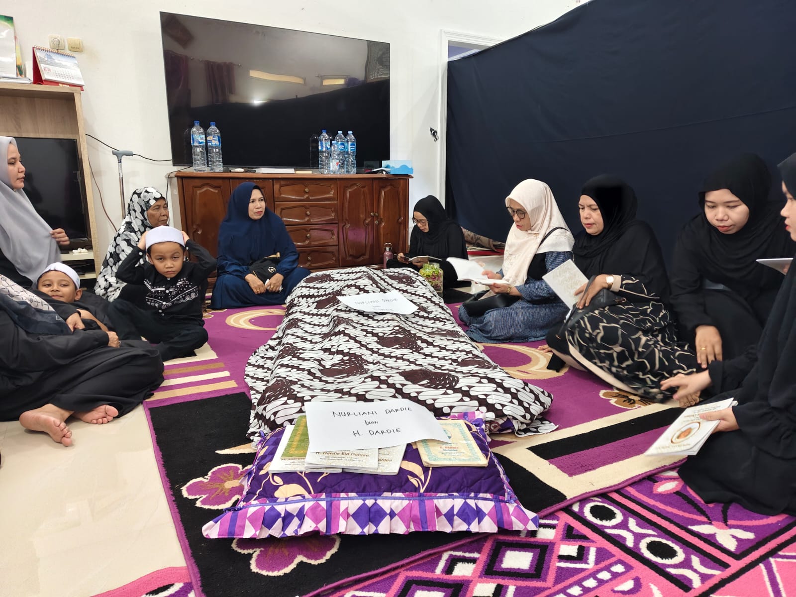 disemayamkan: almarhumah disemayamkan di kediaman keluarga di Desa Malintang RT 2, Kecamatan Gambut, Kabupaten Banjar (Sheilla /Radar Banjarmasin)