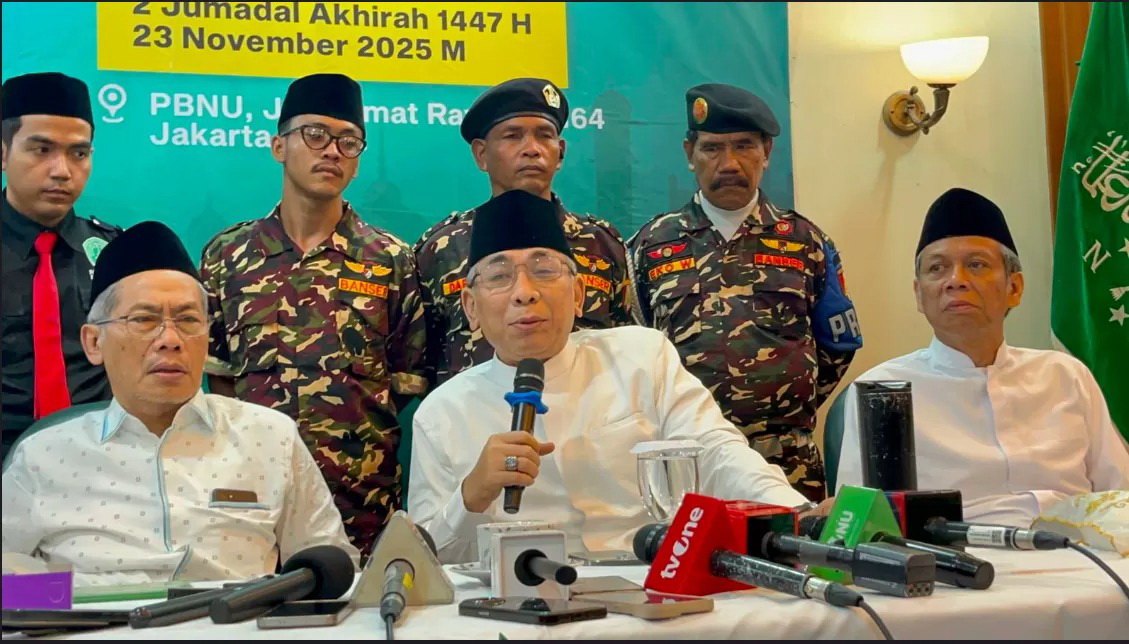 BERI KETERANGA: Ketua Umum Pengurus Besar Nahdlatul Ulama (PBNU), Yahya Cholil Staquf atau Gus Yahya saat memberi ketarangan perihal polemik internal di tubuh NU. (Jawa Pos).
