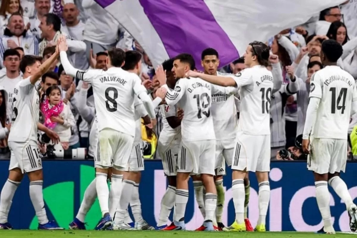SORAKAN: Suasana panas menyelimuti Santiago Bernabeu saat suporter Real Madrid meluapkan kekecewaan mereka kepada para pemain dan pelatih Alvaro Arbeloa lewat sorakan dan cemoohan keras.