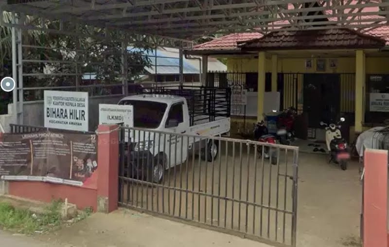 Kantor Desa Bihara Hilir, Kecamatan Awayan, Kabupaten Balangan.