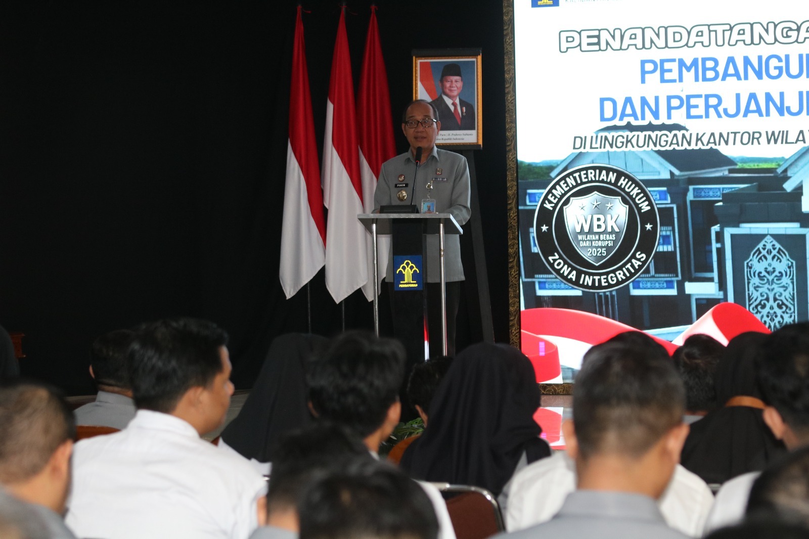 SAMBUTAN:Kepala Kanwil Kemenkum Kalsel, Alex Cosmas Pinem meminta jajarannya agar memberikan kinerja yang positif untuk mempertahankan predikat WBK.