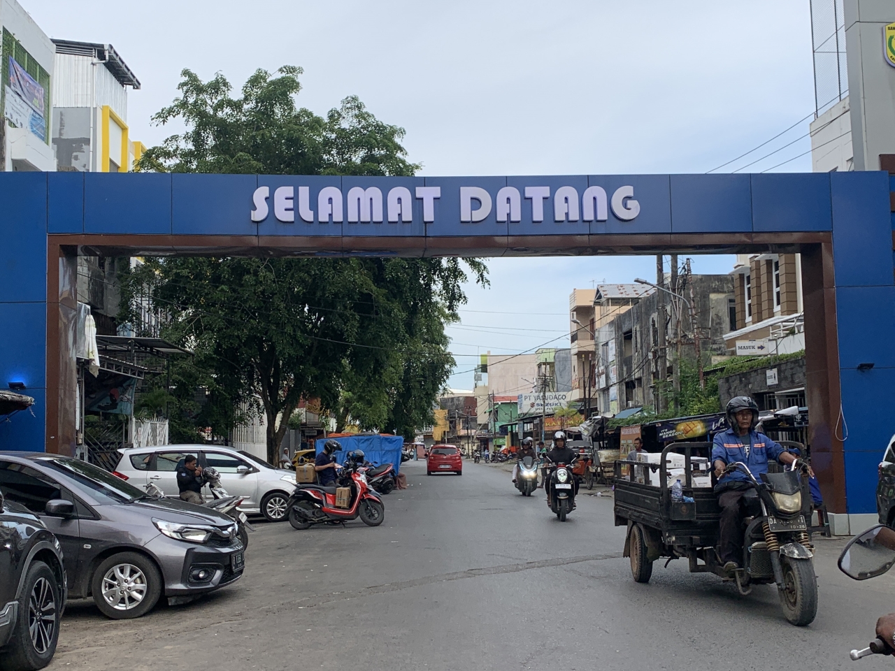 HARUS DIKAJI: Jalan Brigjen Katamso memiliki fungsi vital sebagai jalan umum.