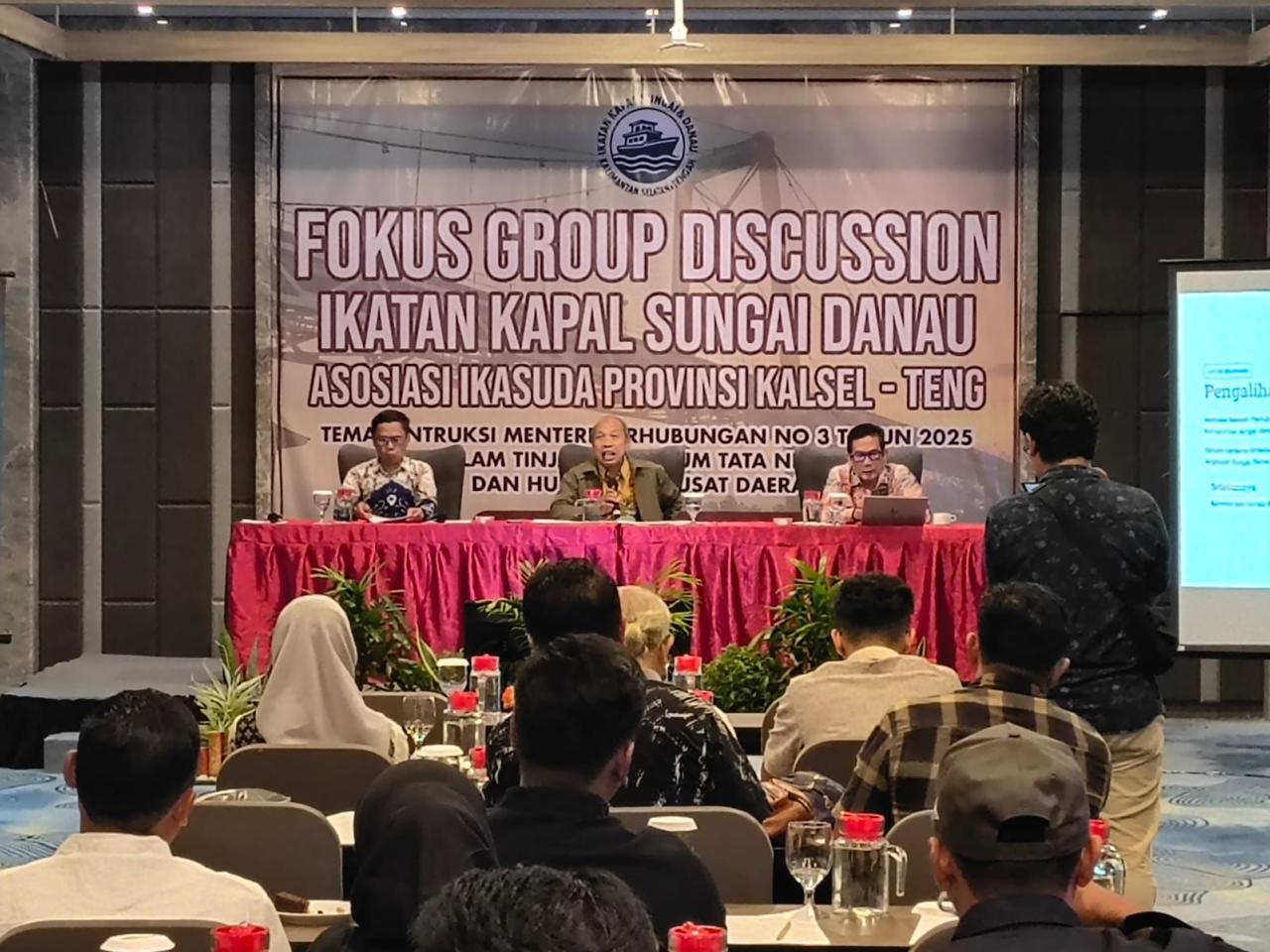FGD:Ikatan Kapal Sungai dan Danau Kalimantan Selatan&ndash;Kalimantan Tengah (IKASUDA Kalselteng) menggelar Forum Group Discussion (FGD) di Hotel Harper, Banjarmasin, Selasa (20/1/2026).