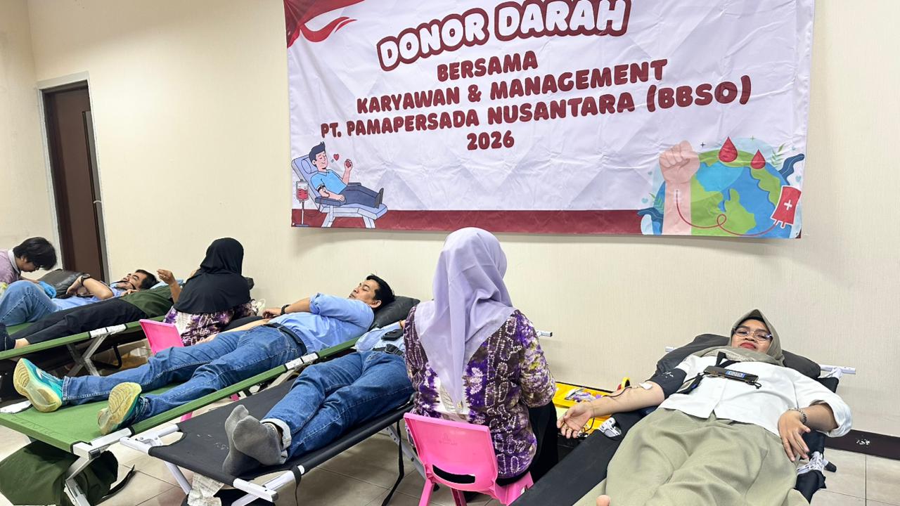 DONOR DARAH: Karyawan dan peserta training PAMA BBSO mengikuti kegiatan donor darah di Kantor PAMA BBSO, Selasa (19/1/2026).