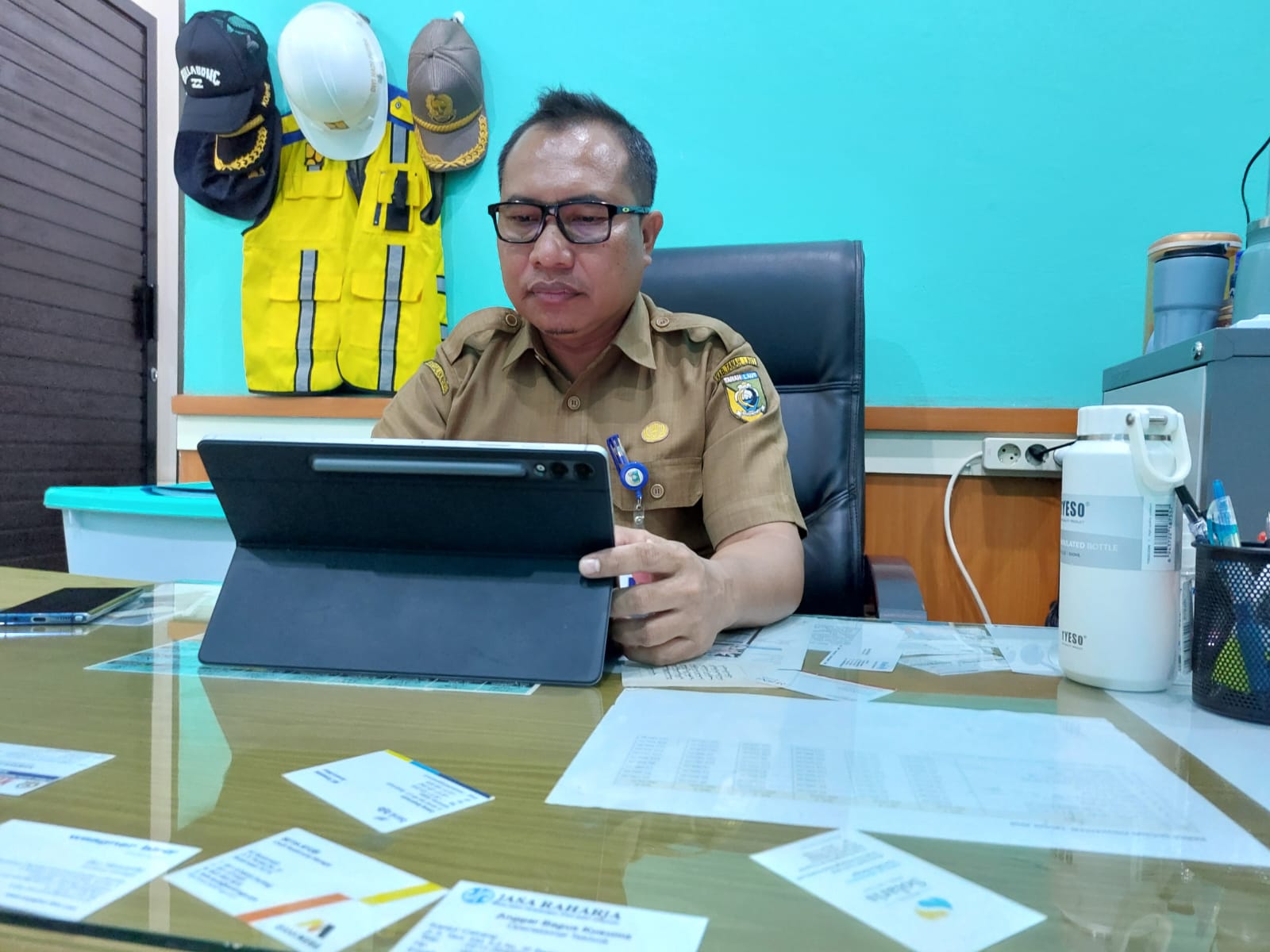 Kepala Bidang Bina Marga Dinas PUPRP Tanah Laut (Tala) Dwi Hadi Putra saat mengungkap rencana review jalan lingkar Ambungan-Tajau Pecah.